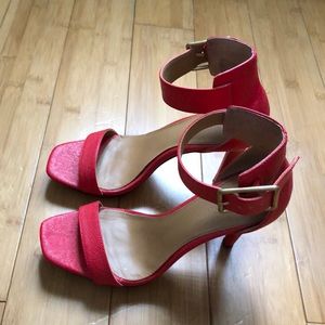 CALVIN KLEIN red/coral heels